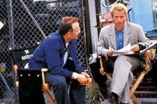 Joe Pantoliano (Teddy) with 
Guy Pearce (Leonard Shelby)