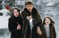 Georgie Henley as Lucy Pevensie, 
William Moseley as Peter Pevensie, 
Anna Popplewell as  Susan Pevensie
